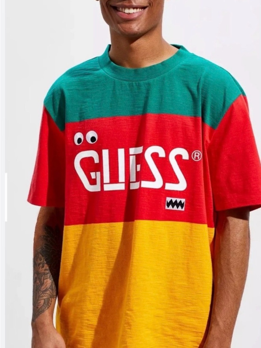 GUESS  with J Balvin vibras album  Colorblock Short Sleeve Tee - vintage M